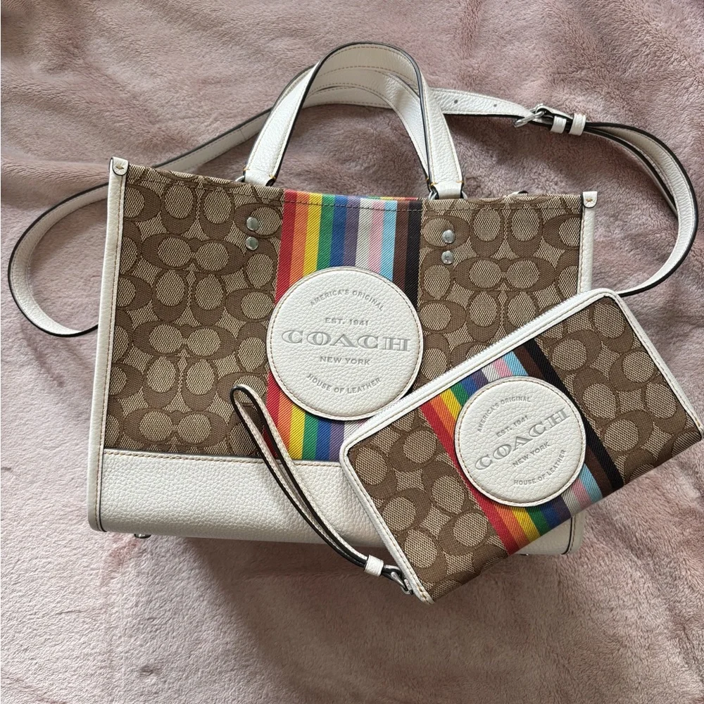 Coach Dempsey Carryall in Signature Jacquard with Rainbow Strip & Patch Pride - Picture 1 of 14